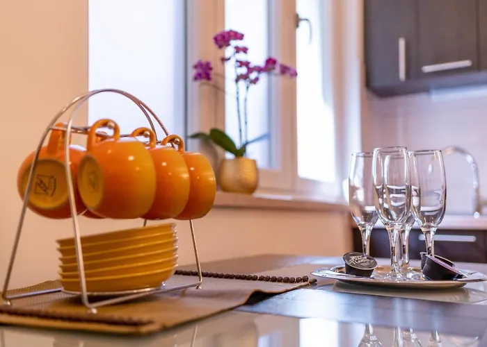 娜雅公寓 公寓 *