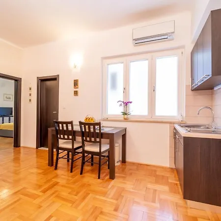 아파트먼트 나자 *