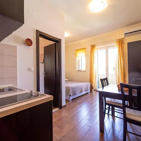 아파트먼트 나자